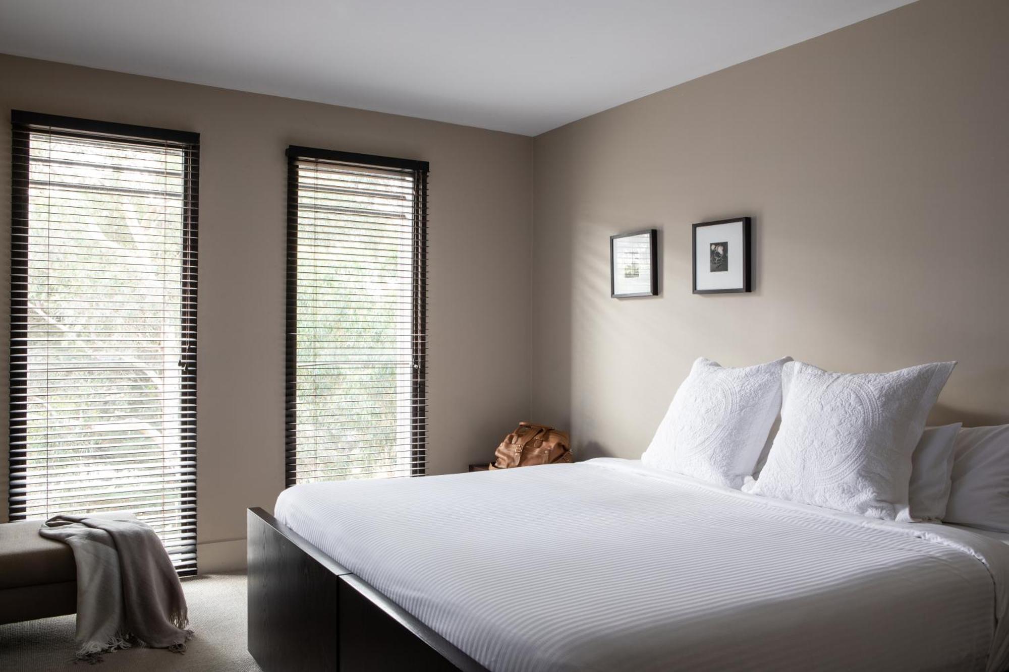 Superior Room King or Twin Beds Includes Historic Werribee Mansion Tour