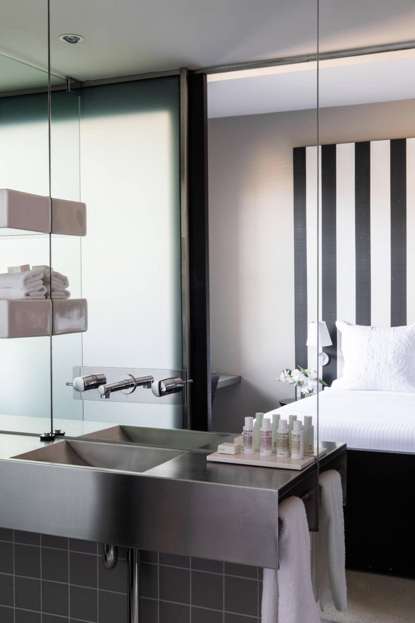 Heritage Room Queen Bed Includes Historic Werribee Mansion Tour